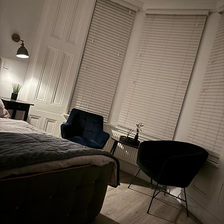 Seaside Studio Apartment Weston-super-Mare Extérieur photo
