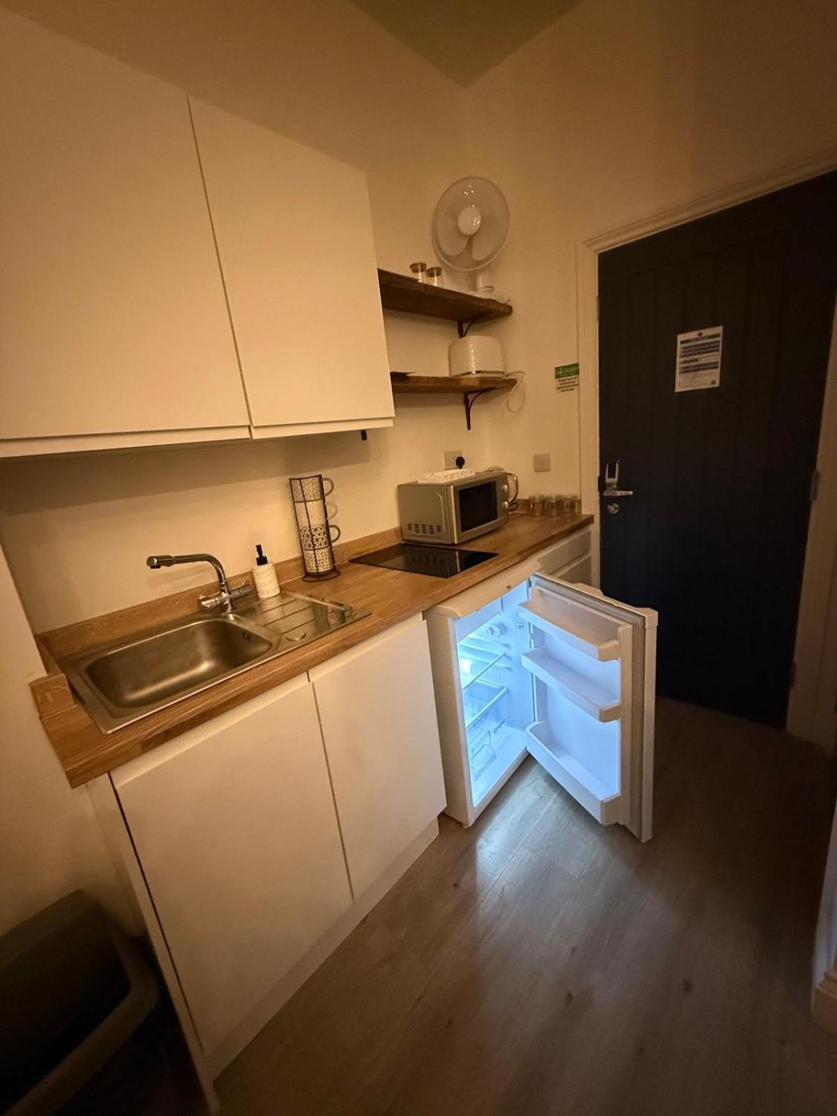 Seaside Studio Apartment Weston-super-Mare Extérieur photo